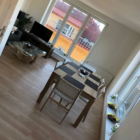 Modern Flat Few Steps From Subway * 布拉格