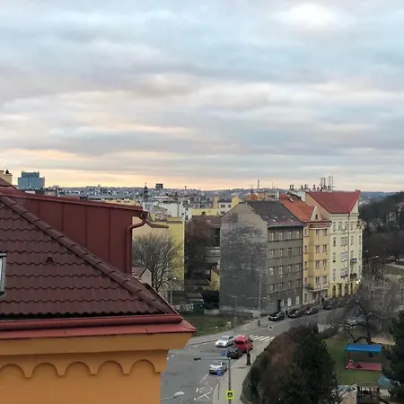 Modern Flat Few Steps From Subway Prague